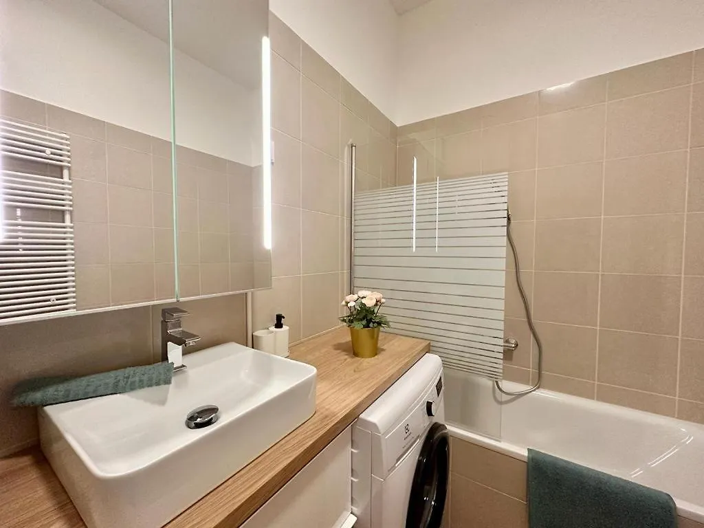 Apartment At Gozsdu Courtyard #Partyzone #Downtown #Freeparking Budapest 0*,
